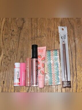 Lip Bundle- Tinted Lip Balm & Gloss, Lip Balm Holder Keychain & More BNIB